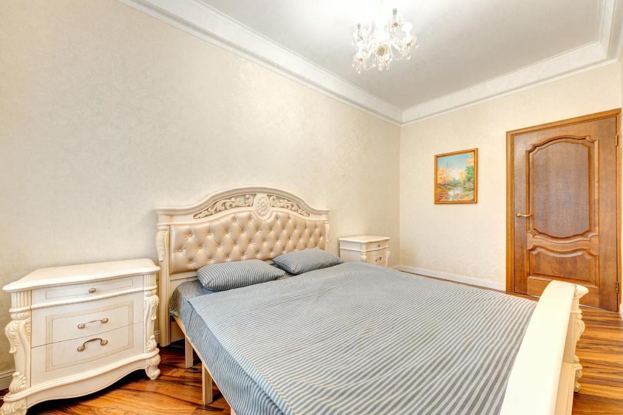Apartments With 3 Rooms Near Palace Ukraine Киев Экстерьер фото