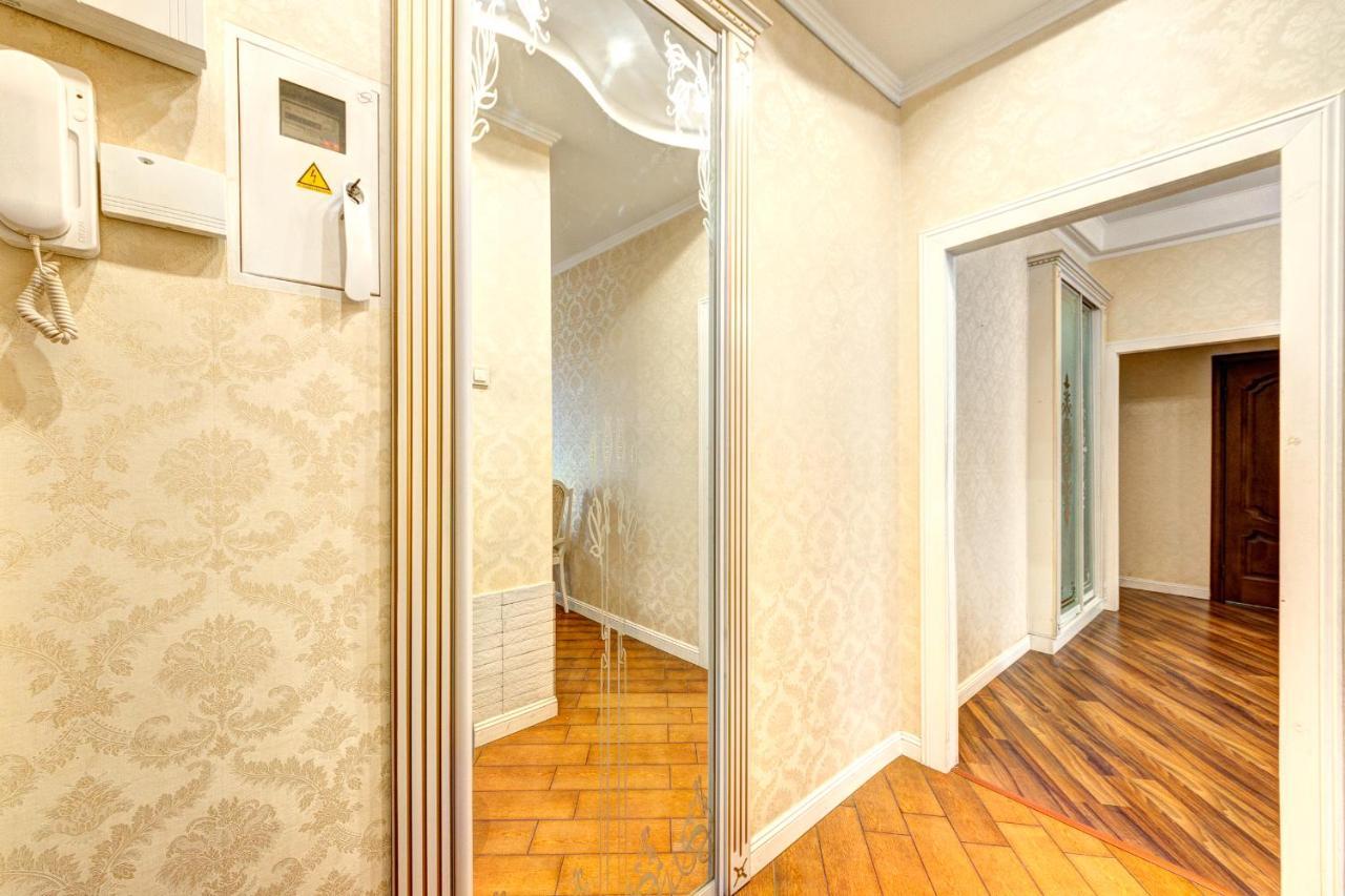 Apartments With 3 Rooms Near Palace Ukraine Киев Экстерьер фото